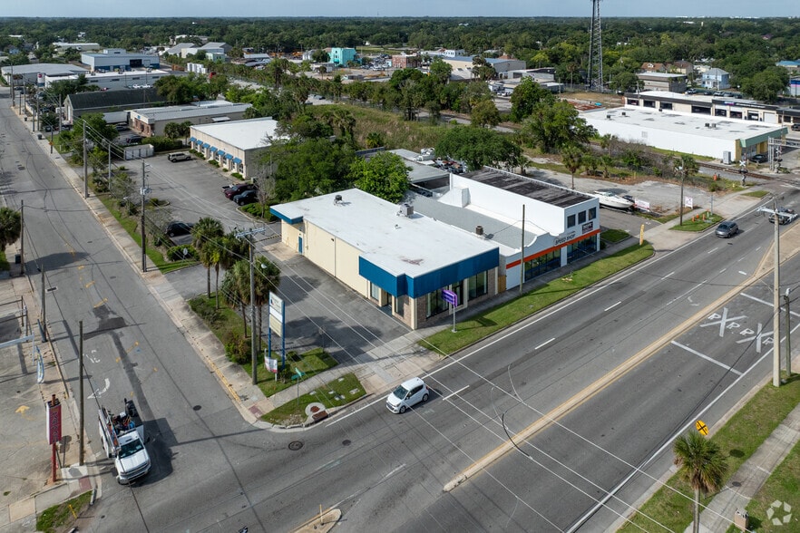 More Photos Of 401 W International Speedway Blvd, Daytona Beach Freestanding For Sale