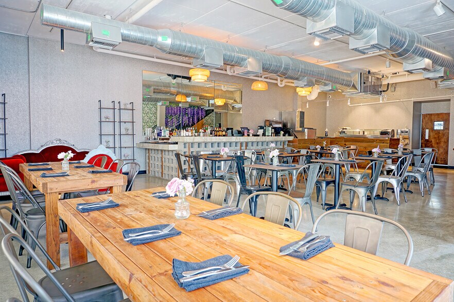 More Photos Of 2010 Wilton Dr, Wilton Manors Restaurant For Lease
