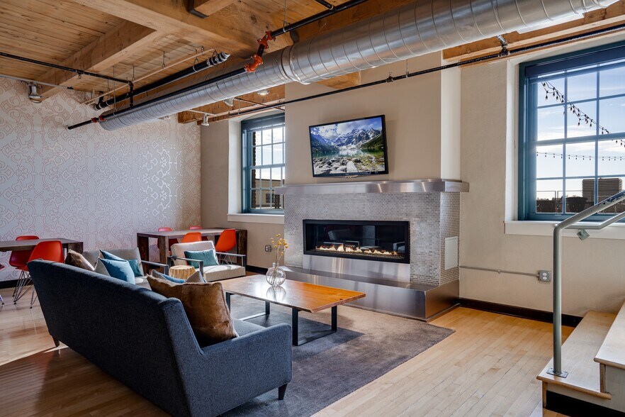 More Photos Of 2410 University Ave W, Saint Paul Apartments For Lease