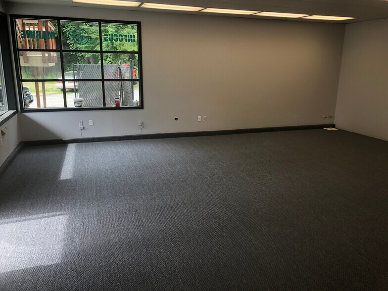 More Photos Of 9218 Brownsville Hwy NE, Bremerton Freestanding For Lease