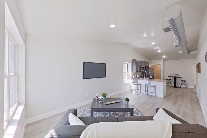 More Photos Of 695 Livernois St, Ferndale Apartments For Sale