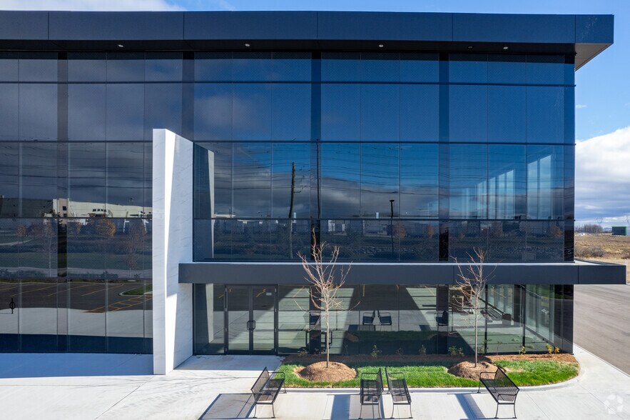 More Photos Of 700 Anatolian Dr, Vaughan Distribution For Lease