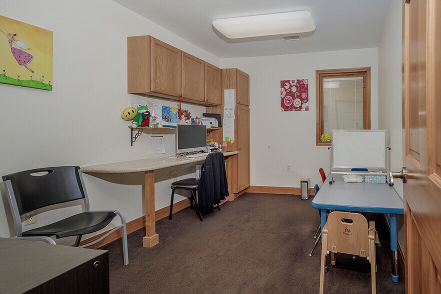 More Photos Of 26407 Oak Ridge Dr, Spring Medical For Sale