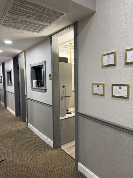 More Photos Of 2095 W Main St, League City Medical For Lease