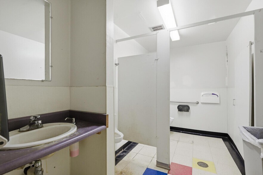 More Photos Of 420 Main St, Colusa Bowling Alley For Sale