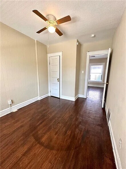 More Photos Of 2712 E 26th St, Kansas City Apartments For Sale