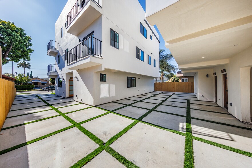 More Photos Of 2938 S Sycamore Ave, Los Angeles Apartments For Sale