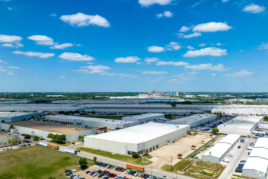 More Photos Of 700 Eight Twenty Blvd, Fort Worth Unknown For Lease