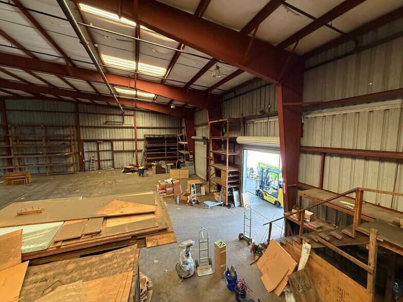 More Photos Of 627 Anchors St NW, Fort Walton Beach Warehouse For Sale