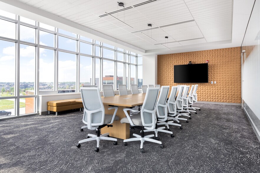 More Photos Of 350 23rd Ave E, West Fargo Healthcare For Lease