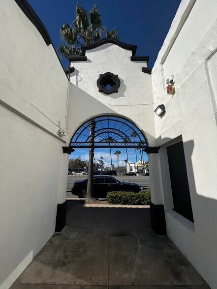 More Photos Of 1810 Newport Blvd, Costa Mesa General Retail For Sale