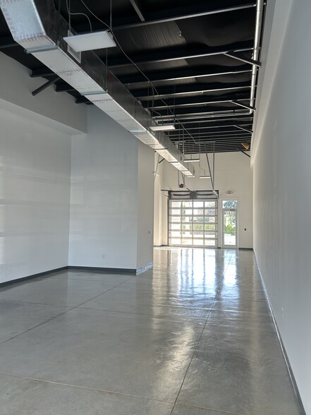 More Photos Of 28290 Old US 41, Bonita Springs Flex For Lease