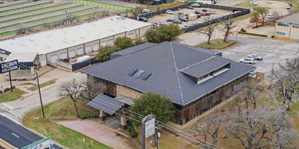 More Photos Of 3901 Airport Fwy, Bedford Office For Lease