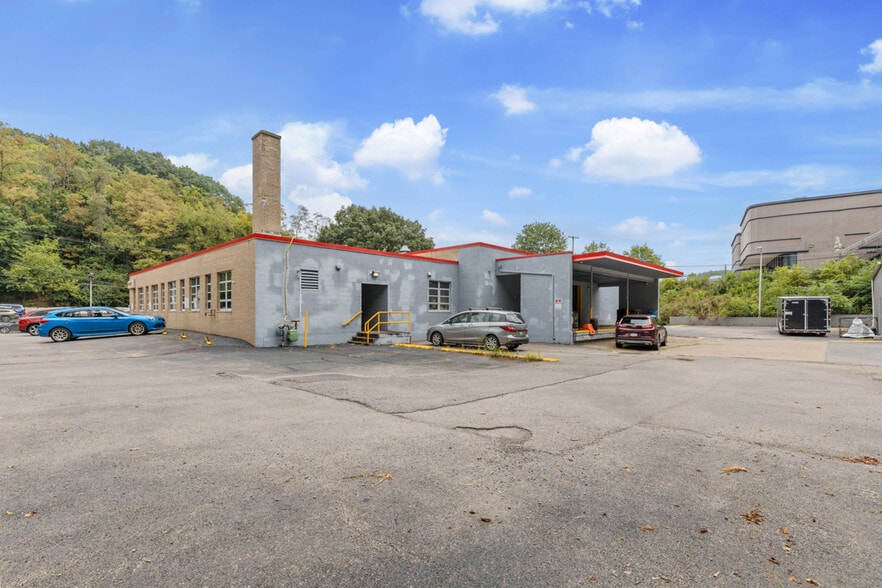 More Photos Of 520 E Bruceton Rd, Pittsburgh Freestanding For Sale