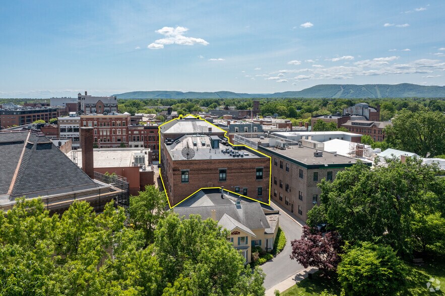 More Photos Of 221 Glen St, Glens Falls Apartments For Lease