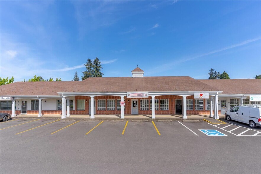 More Photos Of 850-862 Lancaster Dr SE, Salem Office For Sale