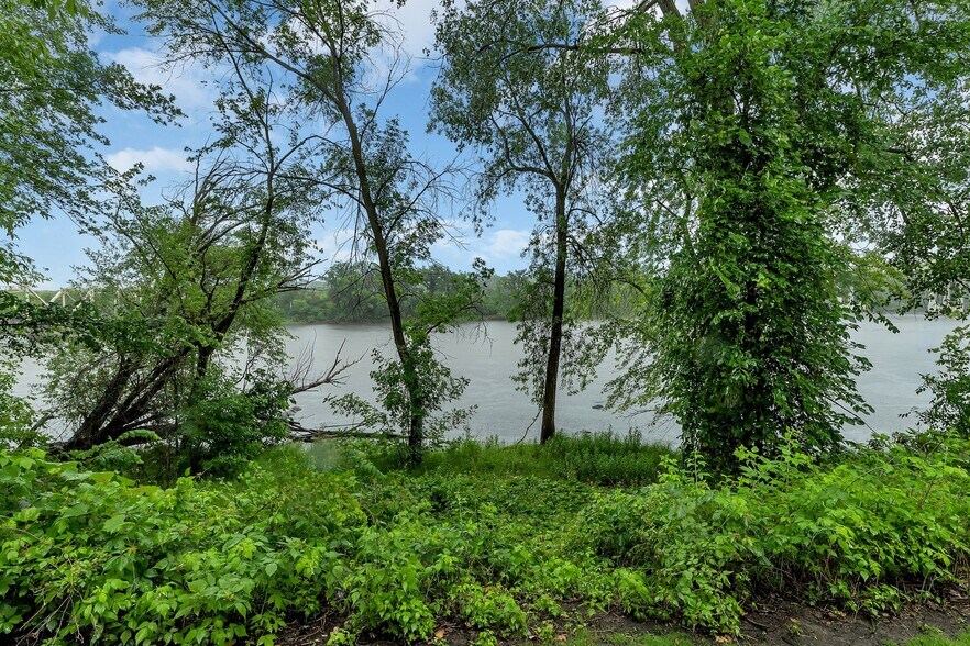 More Photos Of 10 Riverside Ave S, Sartell Office For Lease