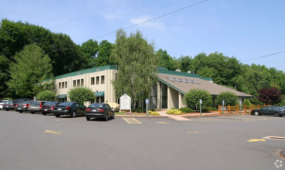 More Photos Of 2189 Silas Deane Hwy, Rocky Hill Office For Lease