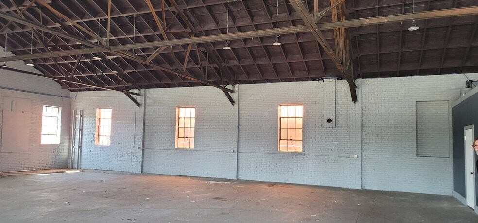 More Photos Of 85 W Broad St, Fairburn Freestanding For Sale