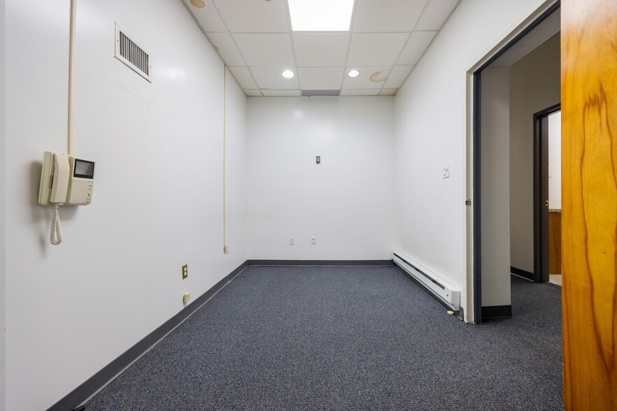 More Photos Of 200-12 44th Ave, Bayside Office For Lease