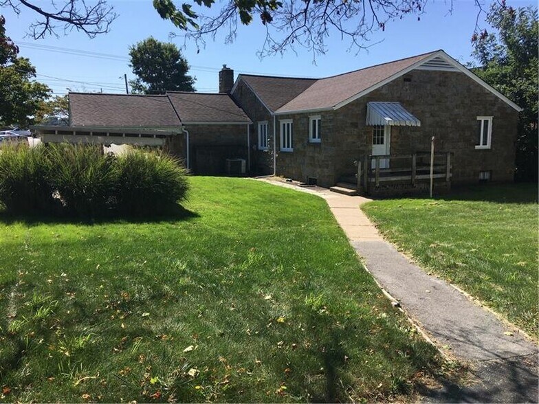 More Photos Of 2725 Leechburg Rd, Lower Burrell Office Residential For Lease