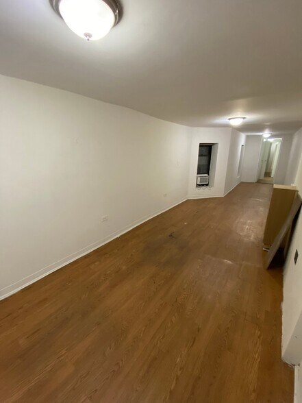 More Photos Of 527 W 48th St, New York Apartments For Lease