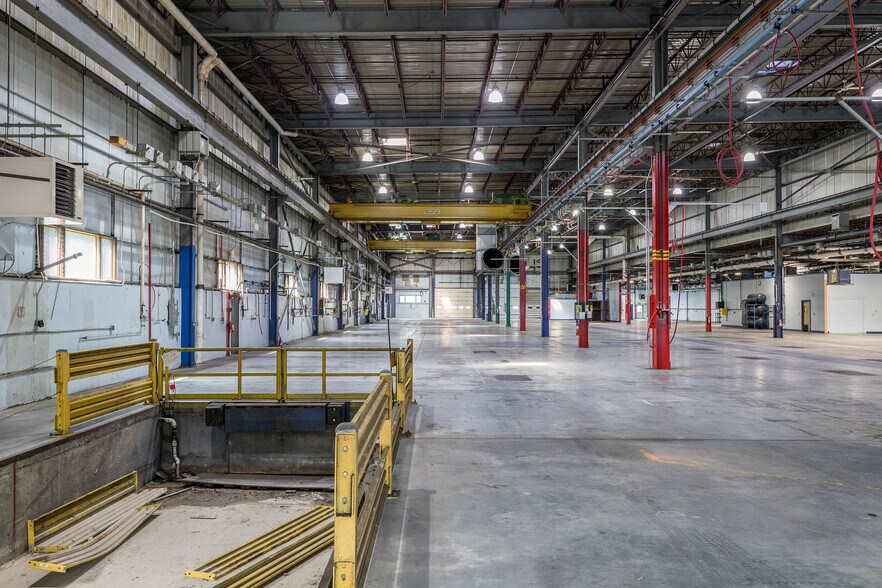 More Photos Of 28 Pond View Dr, Scarborough Manufacturing For Lease