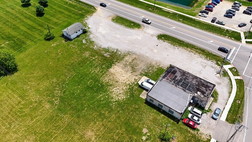 More Photos Of 2166 London Groveport Rd, Lockbourne Freestanding For Sale