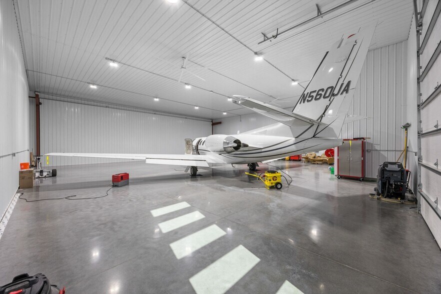 More Photos Of 530 Aircom Dr, Marion Airplane Hangar For Sale