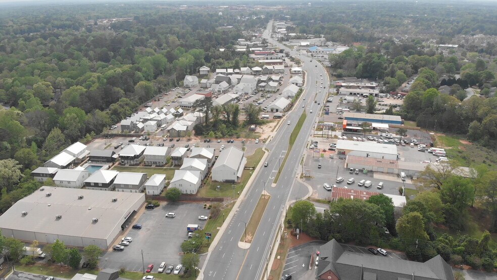 More Photos Of 1319 Opelika Rd, Auburn General Retail For Sale