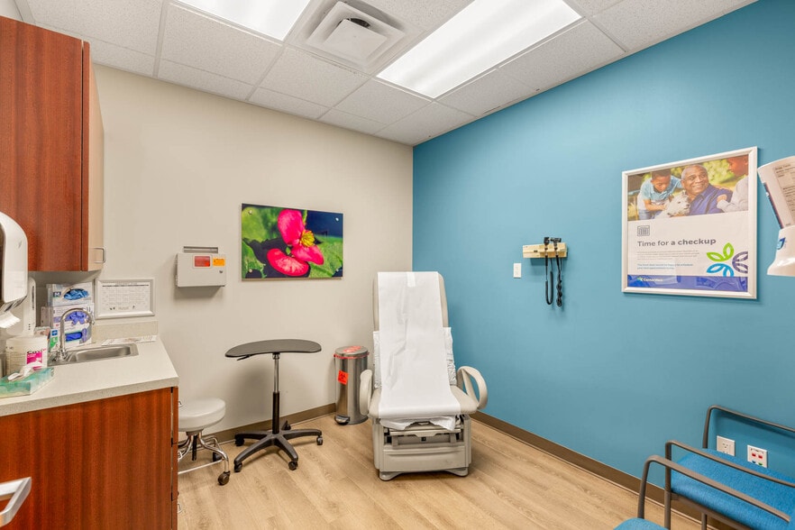 More Photos Of 2601 N Tenaya Way, Las Vegas Office For Sale