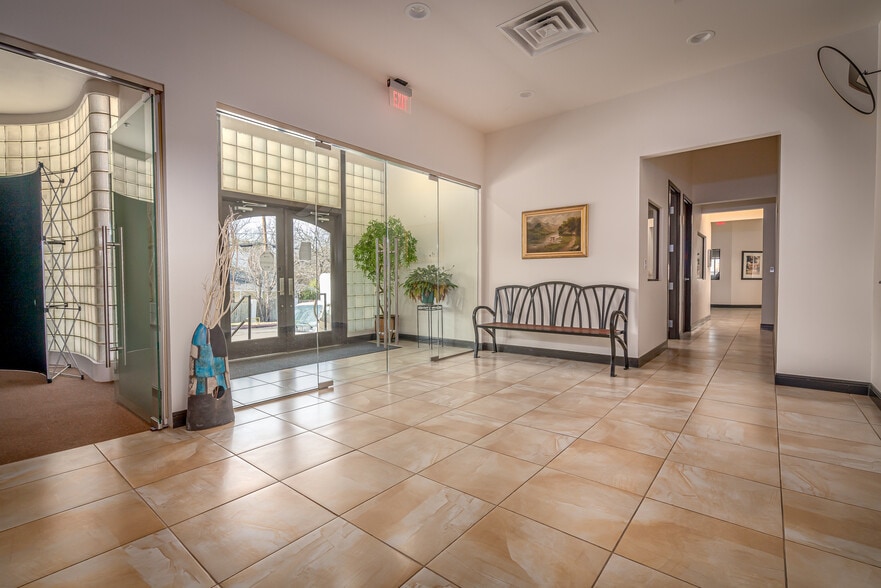 More Photos Of 1901-1923 Windsor Pl, Fort Worth Warehouse For Sale