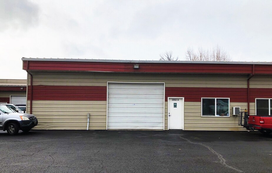 More Photos Of 2952 Allane Ave, Eugene Warehouse For Lease