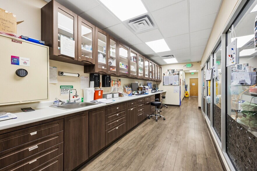 More Photos Of 22014 7th Ave S, Des Moines Medical For Sale