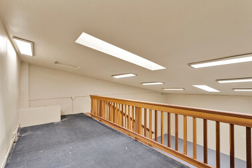 More Photos Of 614 W Fairway Blvd, Big Bear City Warehouse For Sale