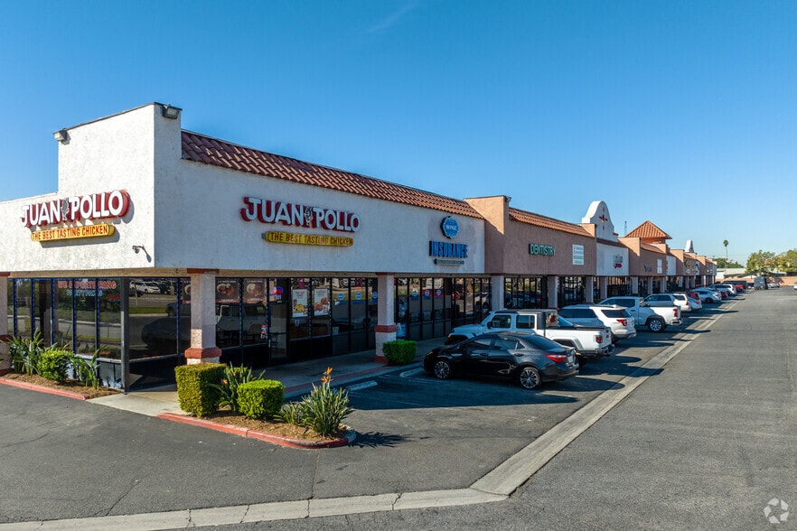 More Photos Of 993 W Valley Blvd, Bloomington Unknown For Lease