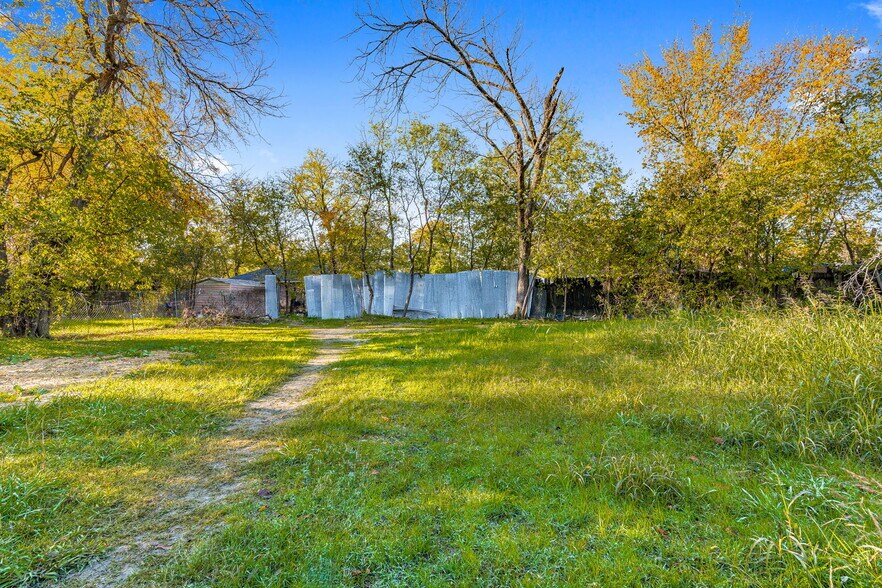 More Photos Of 1627 Fitzhugh, Dallas Land For Sale
