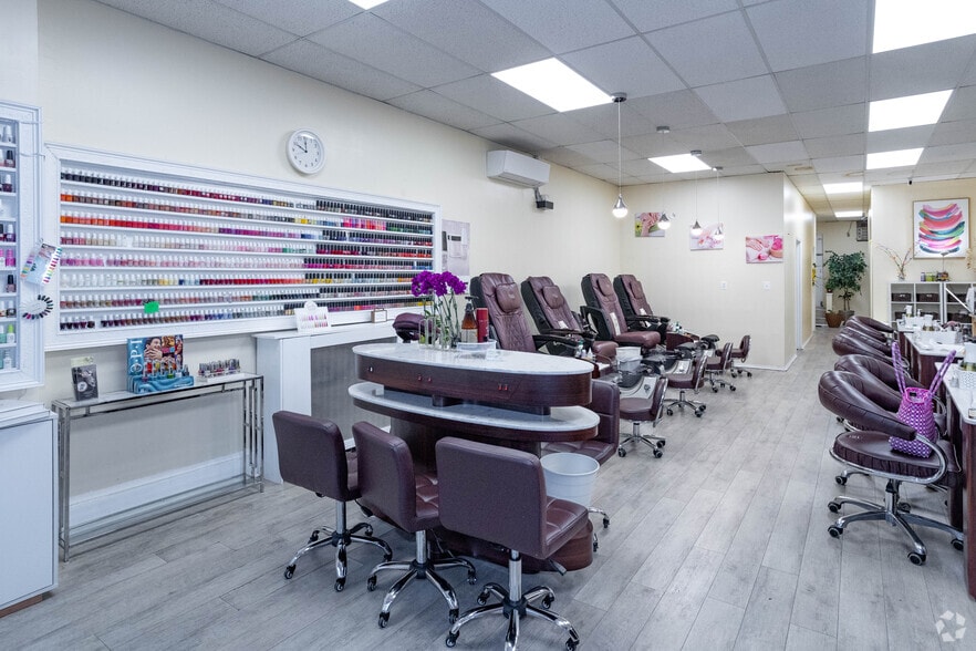 More Photos Of , Franklin Square Unknown For Sale