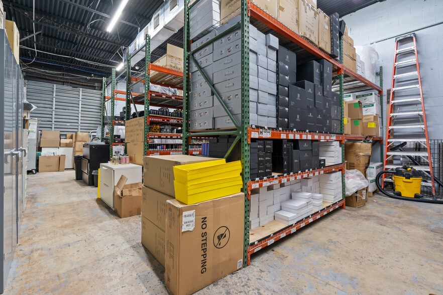 More Photos Of 2052 NW Miami Ct, Miami Flex For Lease