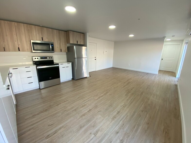 More Photos Of 404 E 5600 S, Salt Lake City Apartments For Sale