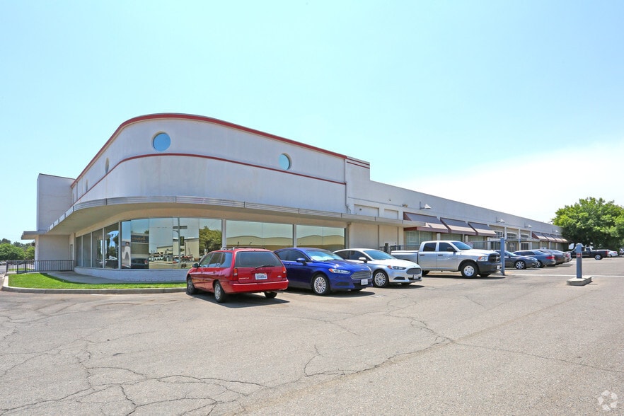 More Photos Of 2510-2550 S East Ave, Fresno Warehouse For Lease