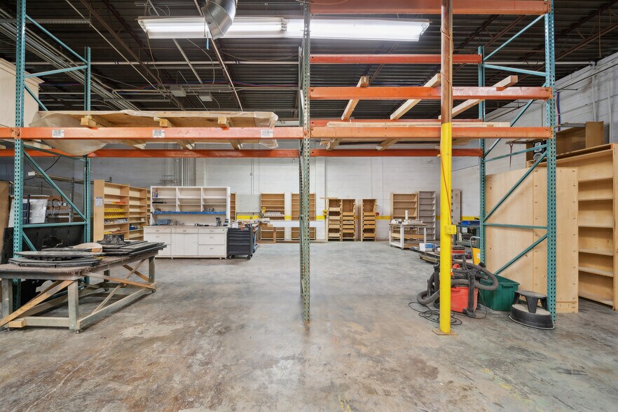 More Photos Of 4434-4437 S 74th Ave, Tulsa Warehouse For Sale