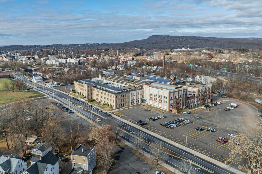 More Photos Of 290 Pratt St, Meriden Light Manufacturing For Lease