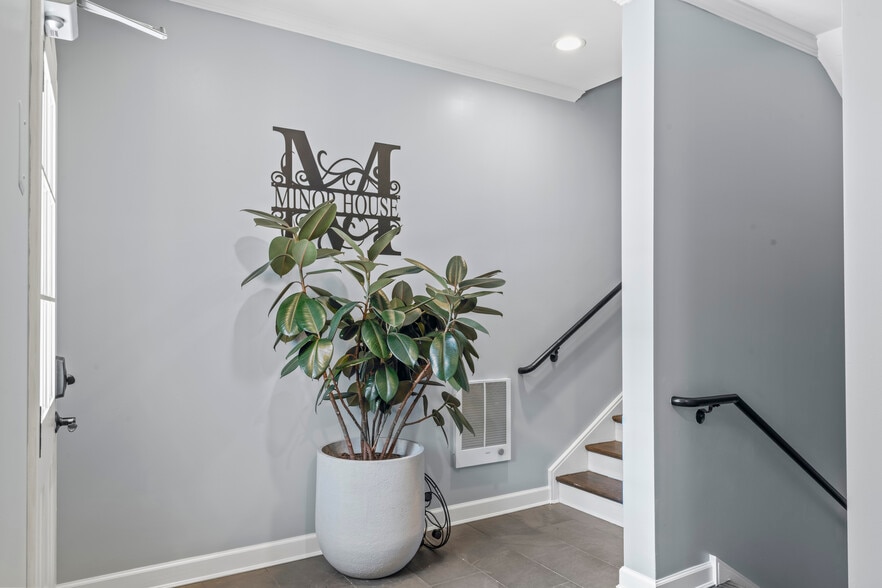 More Photos Of 104 Loudoun St SW, Leesburg Storefront Retail Office For Sale