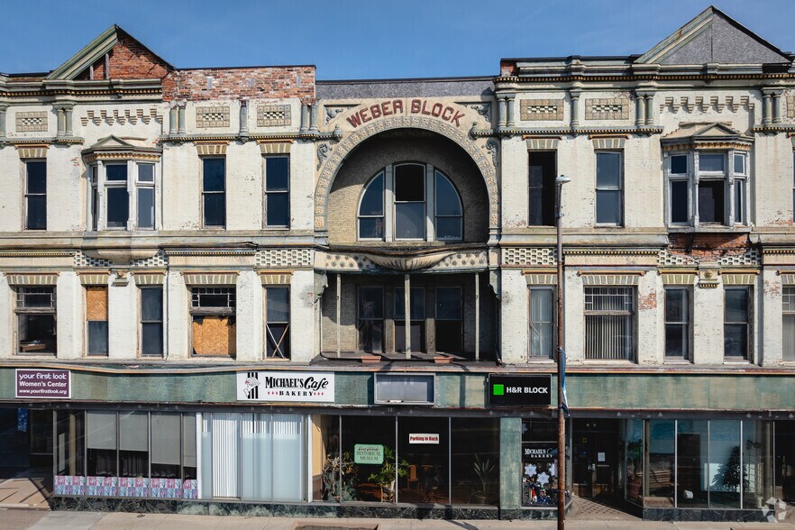 More Photos Of 101 Main St, Toledo Office For Sale