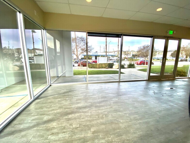 More Photos Of 9160 Deering Ave, Chatsworth Warehouse For Lease