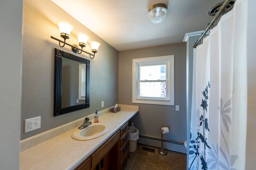 More Photos Of 102 N Park Dr, Columbia City Office For Sale