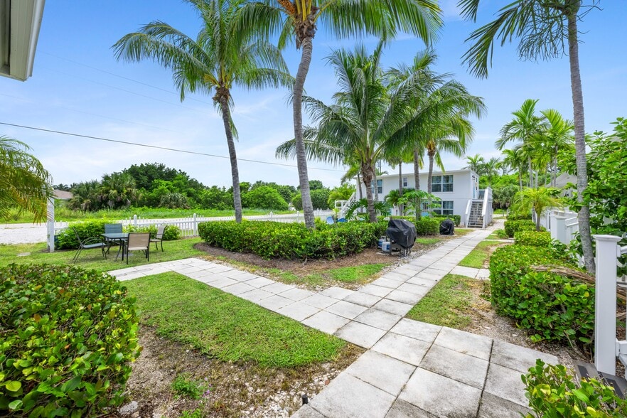 More Photos Of 2502 Tamarind Dr, Hutchinson Island Hotel For Sale