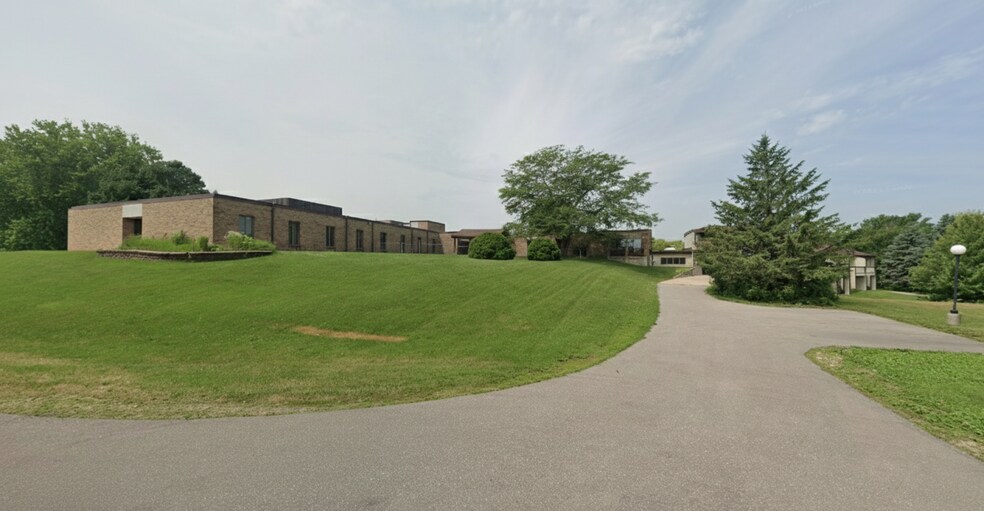 More Photos Of 425 N Badger St, Caledonia Healthcare For Sale