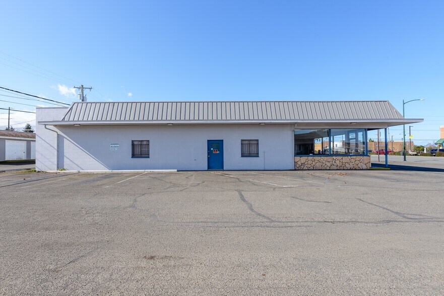 More Photos Of 445 W Washington St, Sequim Freestanding For Lease